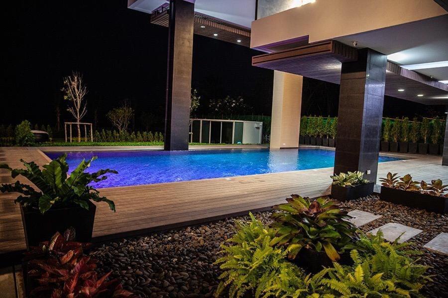 Beachfront Executive Studio Mae Phim Rayong Exterior photo